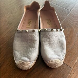 Authenticated Valentino Garavani Rockstud flats espadrilles Light Blue Sz 10